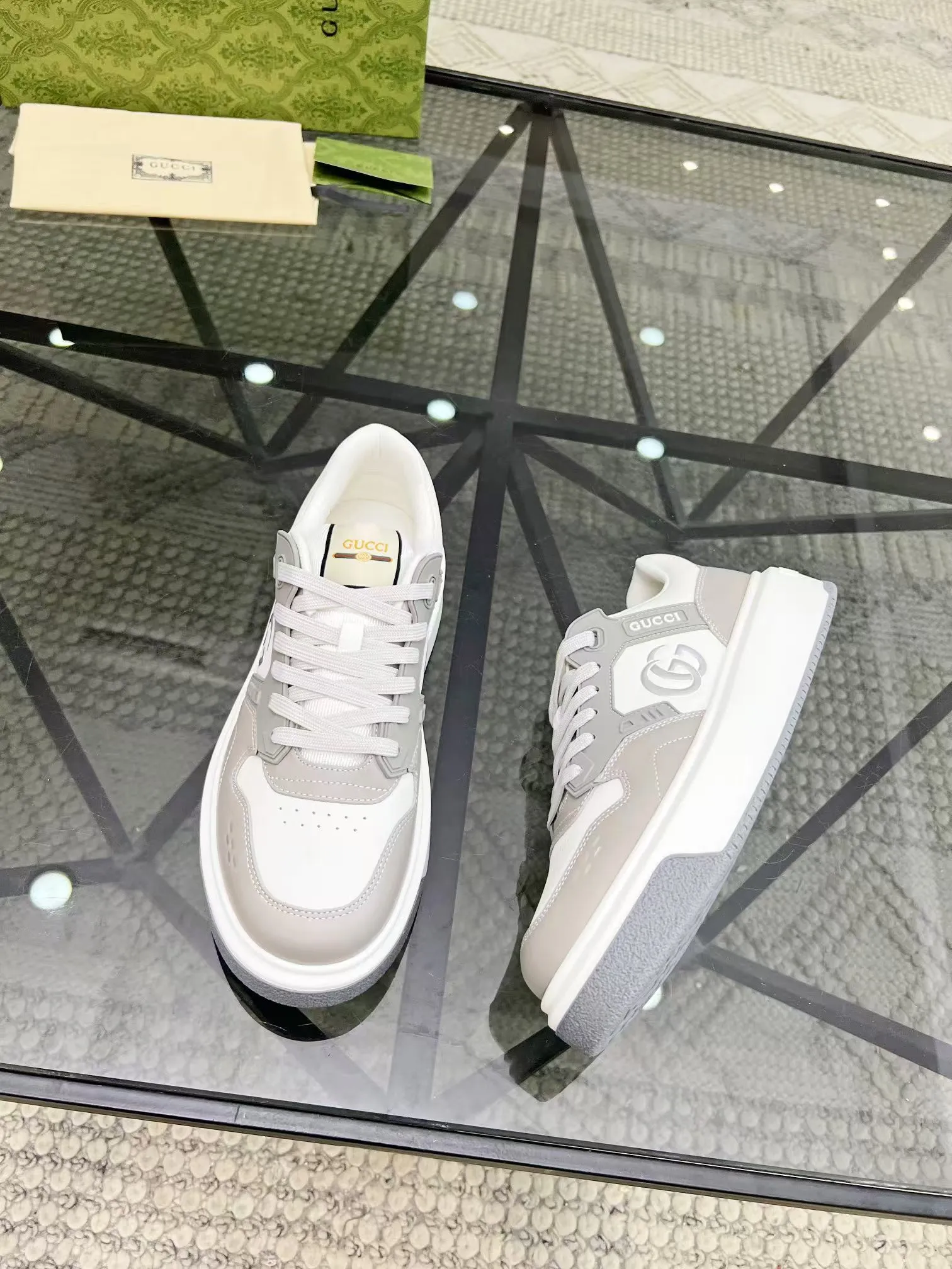 Men's Men's Shoes Men's Men's 💰460 new men's shoes GUCCI [Lightning] latest shoes shipped. Original quality, fashionable, made of special materials, sheepskin lining, brand new packaging. The foot feels super comfortable and the workmanship is impeccable. Size: 38-45